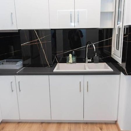 Renovated Spacious Flat 7Min To Subway Station- Athens Ngoại thất bức ảnh