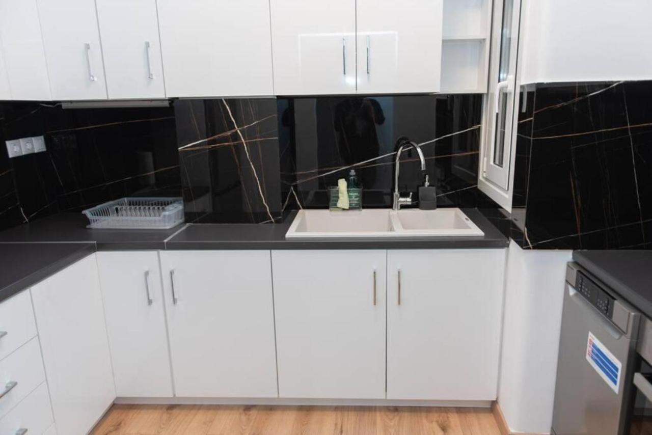 Renovated Spacious Flat 7Min To Subway Station- Athens Ngoại thất bức ảnh