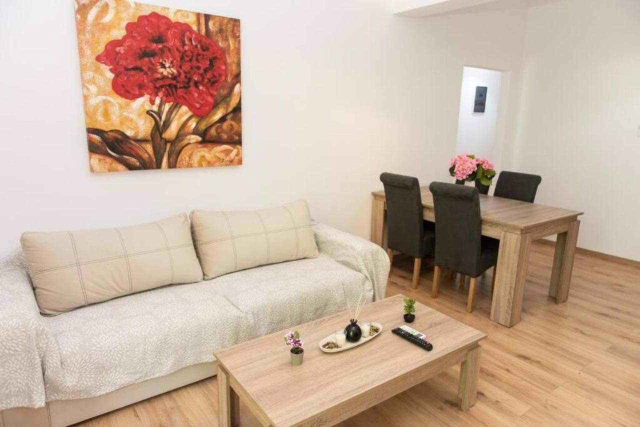 Renovated Spacious Flat 7Min To Subway Station- Athens Ngoại thất bức ảnh